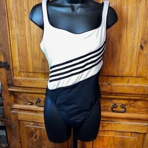 Miraclesuit Womens Colorblock One Piece Swimsuit Black White Striped Scoop Neck